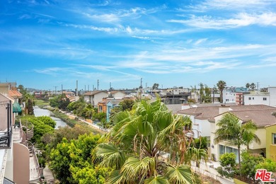 Exceptional Silver Strand residence featuring 4 bedrooms, 3.5 - photo 49