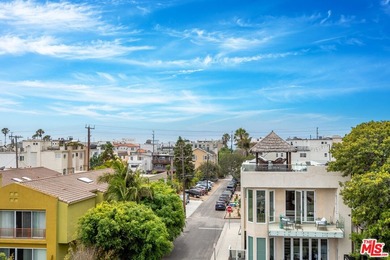 Exceptional Silver Strand residence featuring 4 bedrooms, 3.5 - photo 50