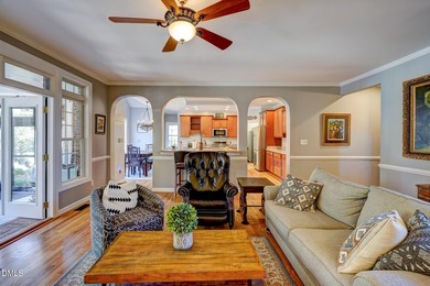 Perfect for entertainers alike, this beautiful all brick home - photo 14