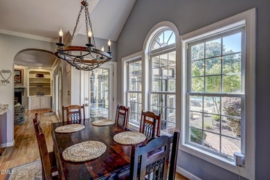 Perfect for entertainers alike, this beautiful all brick home - photo 23