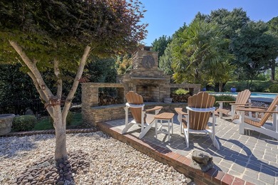 Perfect for entertainers alike, this beautiful all brick home - photo 27