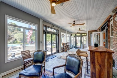 Perfect for entertainers alike, this beautiful all brick home - photo 31