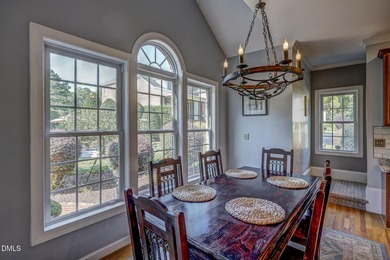 Perfect for entertainers alike, this beautiful all brick home - photo 33