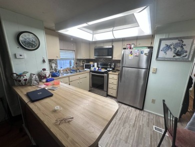 Welcome to your charming, two bedroom, one bath - single wide - photo 4