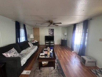 Welcome to your charming, two bedroom, one bath - single wide - photo 5