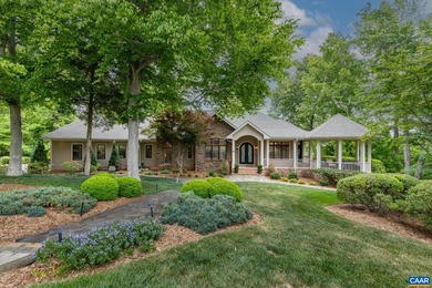 **Capture the Essence of Luxury & Fine Living in this Elegant - photo 1
