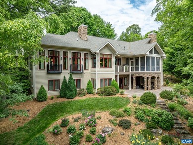**Capture the Essence of Luxury & Fine Living in this Elegant - photo 3