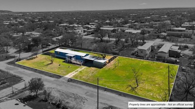 Lake LBJ Home For Sale in Kingsland Texas