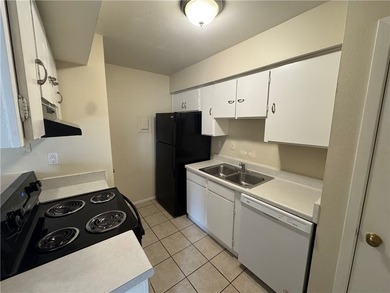 Incredible opportunity to own a condo in the peaceful Lakewood - photo 4