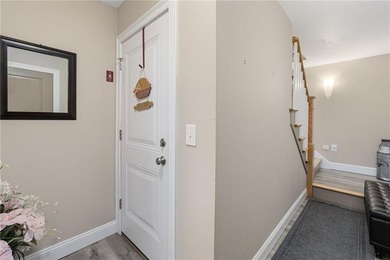 Exceptional value for this legal 2-unit compound on 7.84 private - photo 32