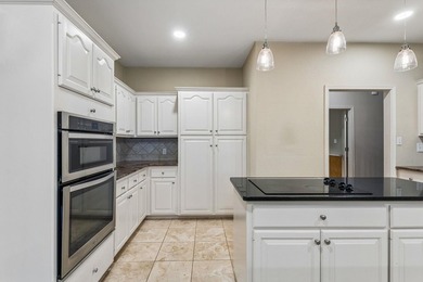 Welcome to 340 Columbine in Meadowlakes, a 24/7 guard-gated golf - photo 13