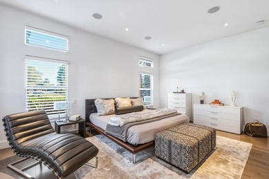 A rare opportunity to own a beautifully single-level residence - photo 15