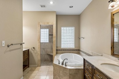 Welcome to 340 Columbine in Meadowlakes, a 24/7 guard-gated golf - photo 18