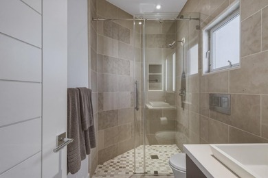 A rare opportunity to own a beautifully single-level residence - photo 23