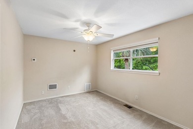 Welcome to 340 Columbine in Meadowlakes, a 24/7 guard-gated golf - photo 28