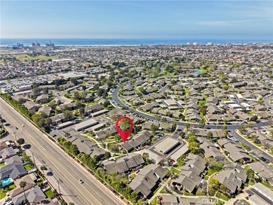 END UNIT... SINGLE STORY... 3 Bedroom, 2 bath home in the - photo 3