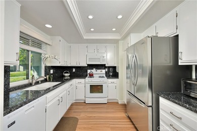 END UNIT... SINGLE STORY... 3 Bedroom, 2 bath home in the - photo 4