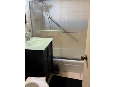 This i 1 bedroom Co-op is centrally located at Hugh Grand - photo 5