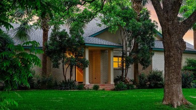 Welcome to 340 Columbine in Meadowlakes, a 24/7 guard-gated golf - photo 36