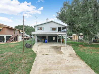 Lake Istokpoga Home For Sale in Lake Placid Florida