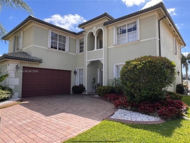 (private lake, pond, creek) Home For Sale in Royal Palm Beach Florida