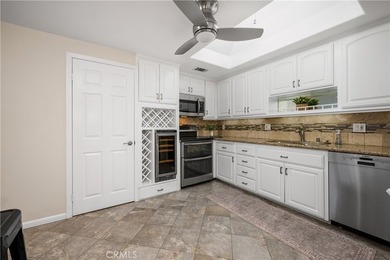 IMMACULANT 2 bedroom 1 1/2 bath corner unit in Mutual 10! This - photo 29