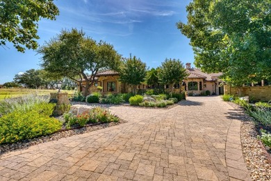 Extraordinary Parade Home on Orange Plum #14 in Summit Rock - photo 2