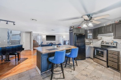 NASSAU SHORES! NO FLOOD! 3746 sqft updated 7 bedroom, 4.5 bath - photo 6