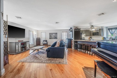 NASSAU SHORES! NO FLOOD! 3746 sqft updated 7 bedroom, 4.5 bath - photo 7