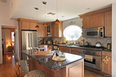ROOM FOR A POOL! This enchanting beach home is elegantly - photo 4
