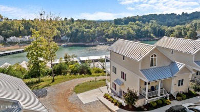 Lake Townhome/Townhouse For Sale in Lafollette, Tennessee