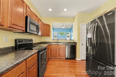 FRESH PAINT!!! If you're looking for a charming townhome in a - photo 4