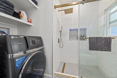 Beautifully renovated 3bed/3bath townhome located steps from the - photo 25