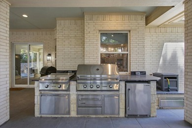 Luxury living awaits in this stunning, completely remodeled - photo 30