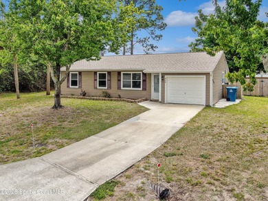 Charming home ready for its new owners! Enjoy added privacy with - photo 2