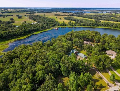 Experience the perfect blend of privacy, comfort, and East Texas - photo 42