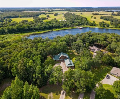 Experience the perfect blend of privacy, comfort, and East Texas - photo 44
