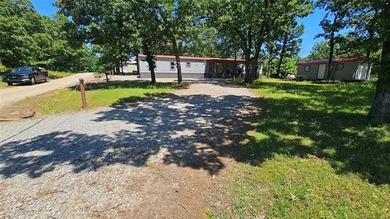 This well-maintained, turn-key 1996 mobile home features 3 - photo 13