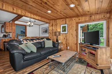 Beautiful year-round cabin situated right at the water's edge - photo 17