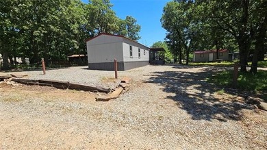 This well-maintained, turn-key 1996 mobile home features 3 - photo 17