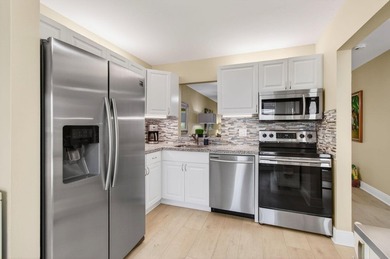 Beautiful one-of-a-kind villa in the desirable Camelot Village - photo 18