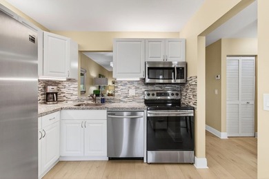 Beautiful one-of-a-kind villa in the desirable Camelot Village - photo 20