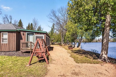 Beautiful year-round cabin situated right at the water's edge - photo 23