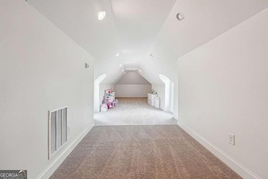 Stunning 9,900 sq ft custom estate located in a prestigious - photo 26