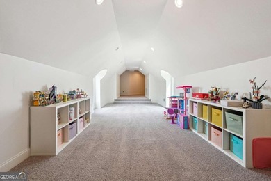 Stunning 9,900 sq ft custom estate located in a prestigious - photo 27