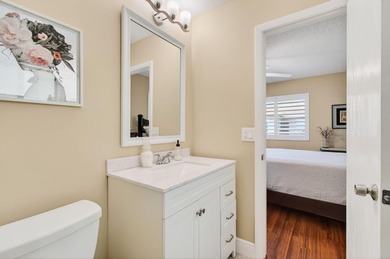 Beautiful one-of-a-kind villa in the desirable Camelot Village - photo 27
