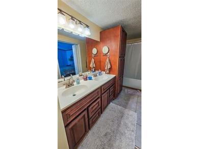 This well-maintained, turn-key 1996 mobile home features 3 - photo 29