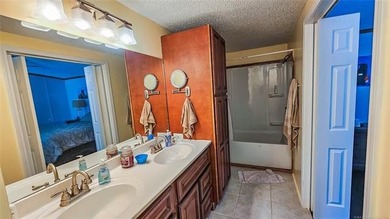 This well-maintained, turn-key 1996 mobile home features 3 - photo 30