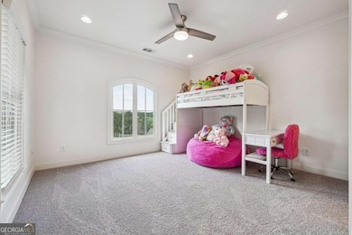 Stunning 9,900 sq ft custom estate located in a prestigious - photo 32