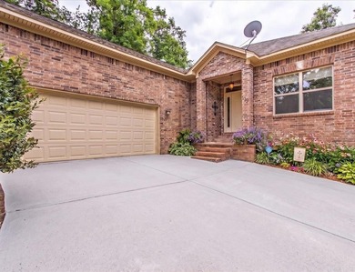 Elegance Meets Golf & Lake Living Nestled in a quiet, serene - photo 34